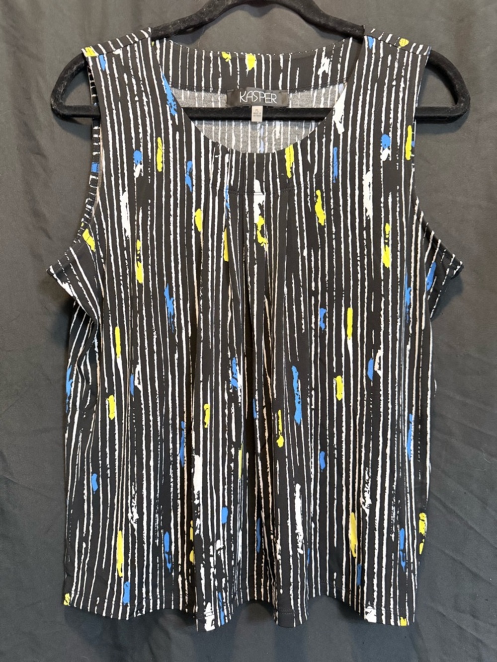 Kasper Black Sleeveless Printed Pleat-Front Tank with Blue & Yellow Accents